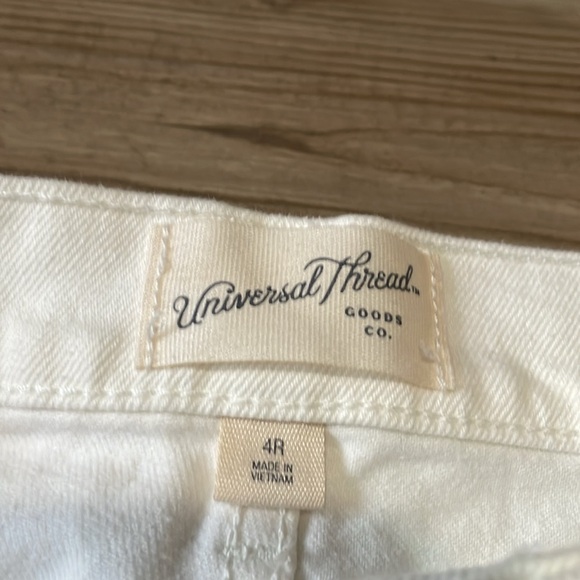 Universal Thread Mid-Rise 80's Slim Fit Jeans White Womens size 4R NWT - Picture 10 of 16